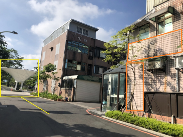 牆面出租（名人堂花園飯店入口處）